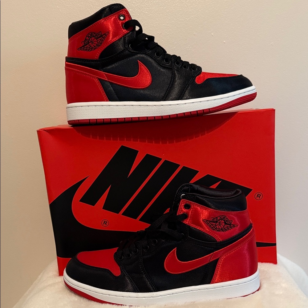 Women's Air Jordan 1 Retro Satin Bred